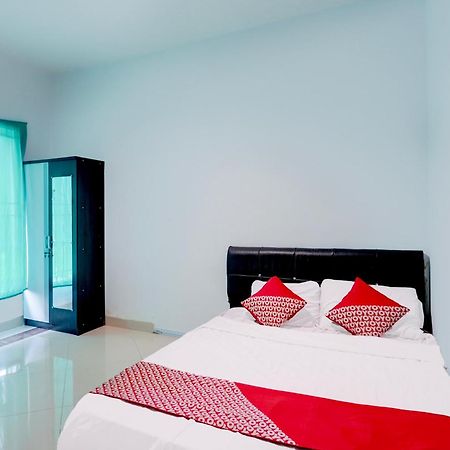 Oyo 92586 Happy 777 Hotel Nagoya Buitenkant foto