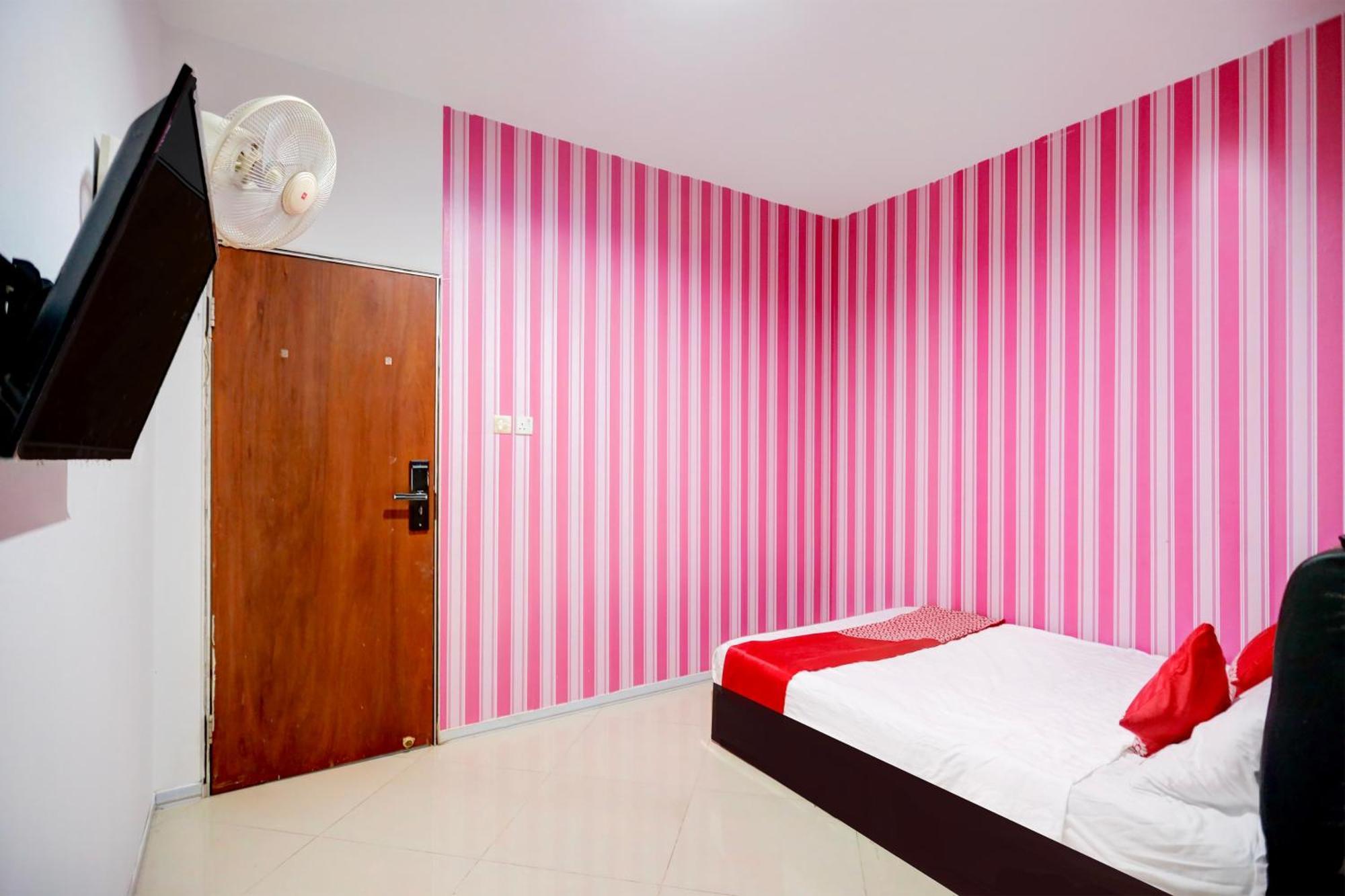Oyo 92586 Happy 777 Hotel Nagoya Buitenkant foto